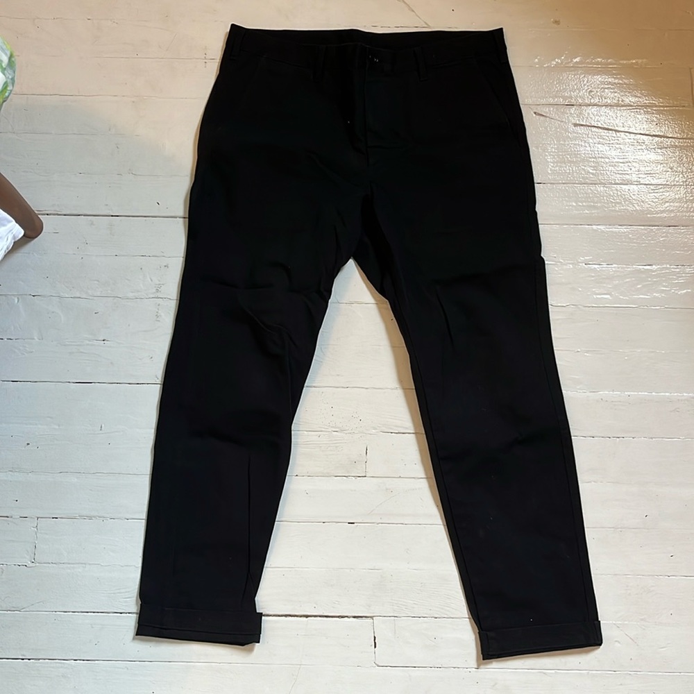 Uniqlo 33x29 Chinos, Black, 3% spandex